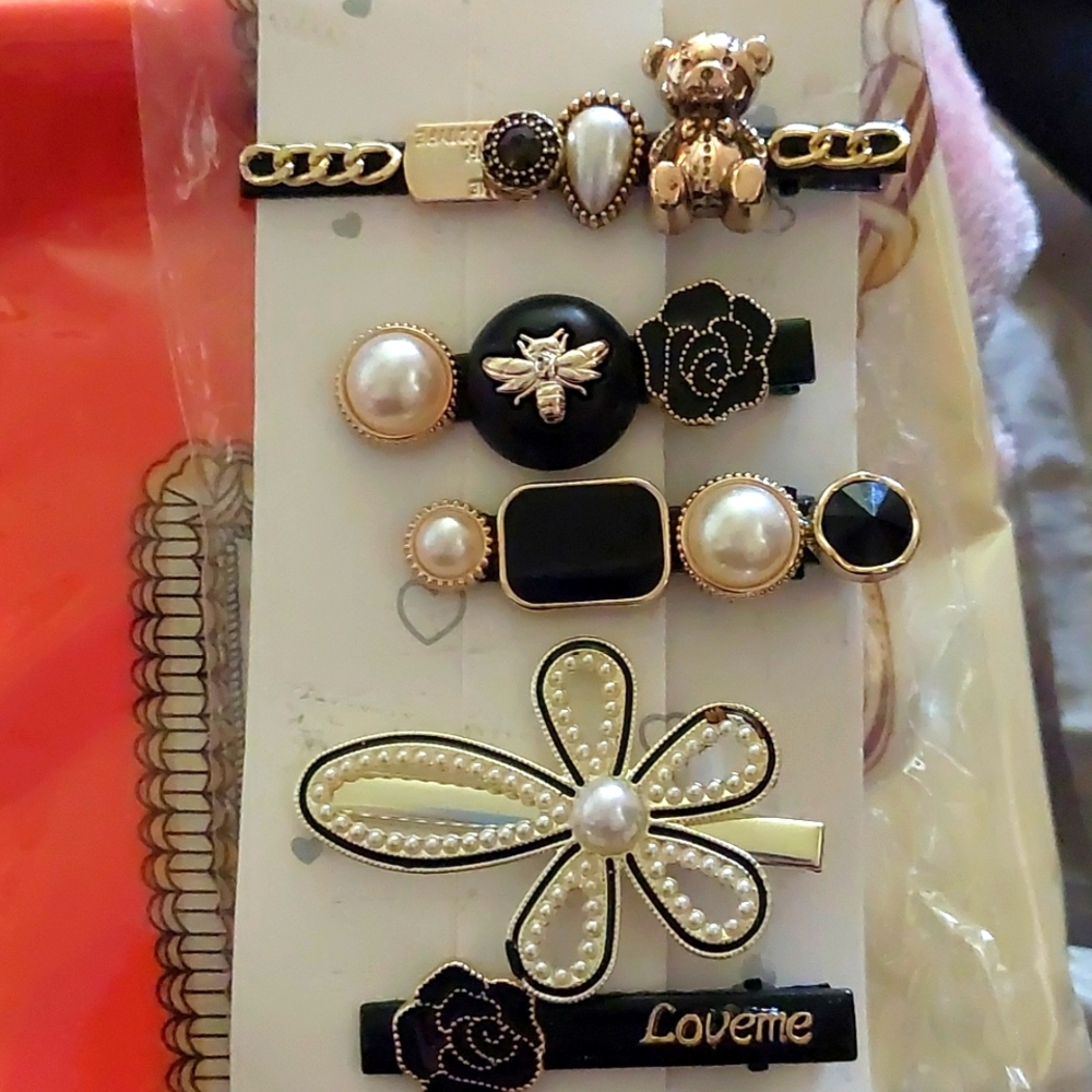 NWT Hair Clips